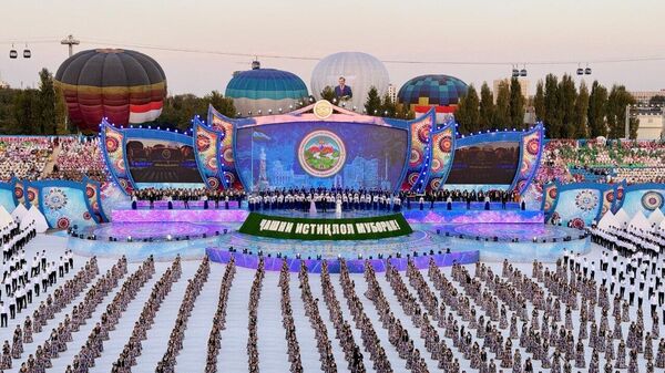 Торжества в честь 33-й годовщины Государственной Независимости Республики Таджикистан в городе Худжанд. Архивное фото - Sputnik Таджикистан