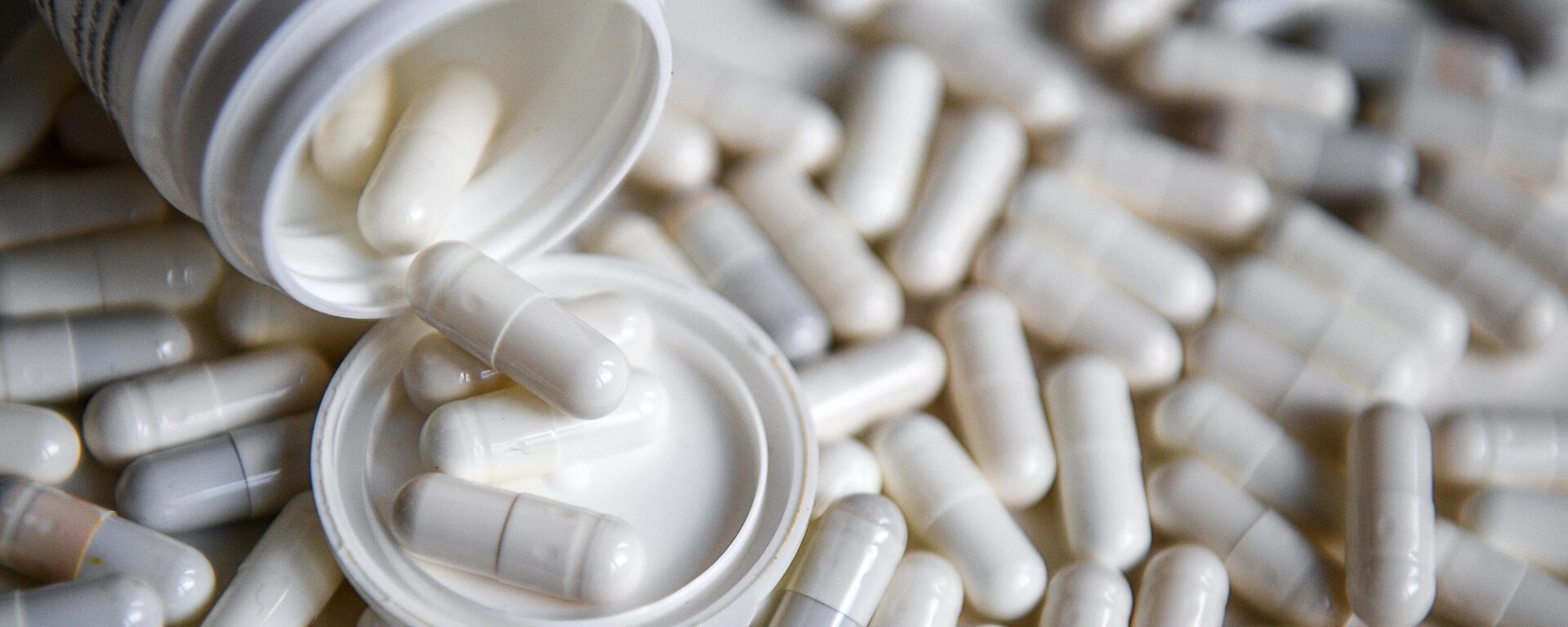 Лекарство в капсулах - Sputnik Таджикистан, 1920, 08.02.2026