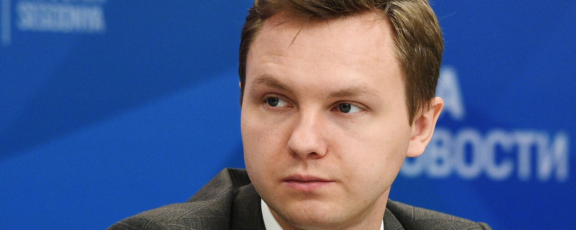 Ведущий эксперт Фонда национальной энергетической безопасности, преподаватель Финансового университета при Правительстве РФ Игорь Юшков  - Sputnik Тоҷикистон, 1920, 10.01.2026