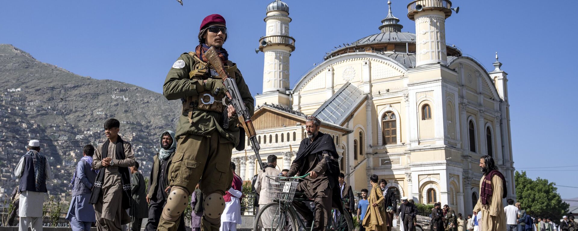 Мусульмане отмечают Ураза-байрам, Кабул, Афганистан, 21 апреля 2023 года - Sputnik Тоҷикистон, 1920, 01.12.2025