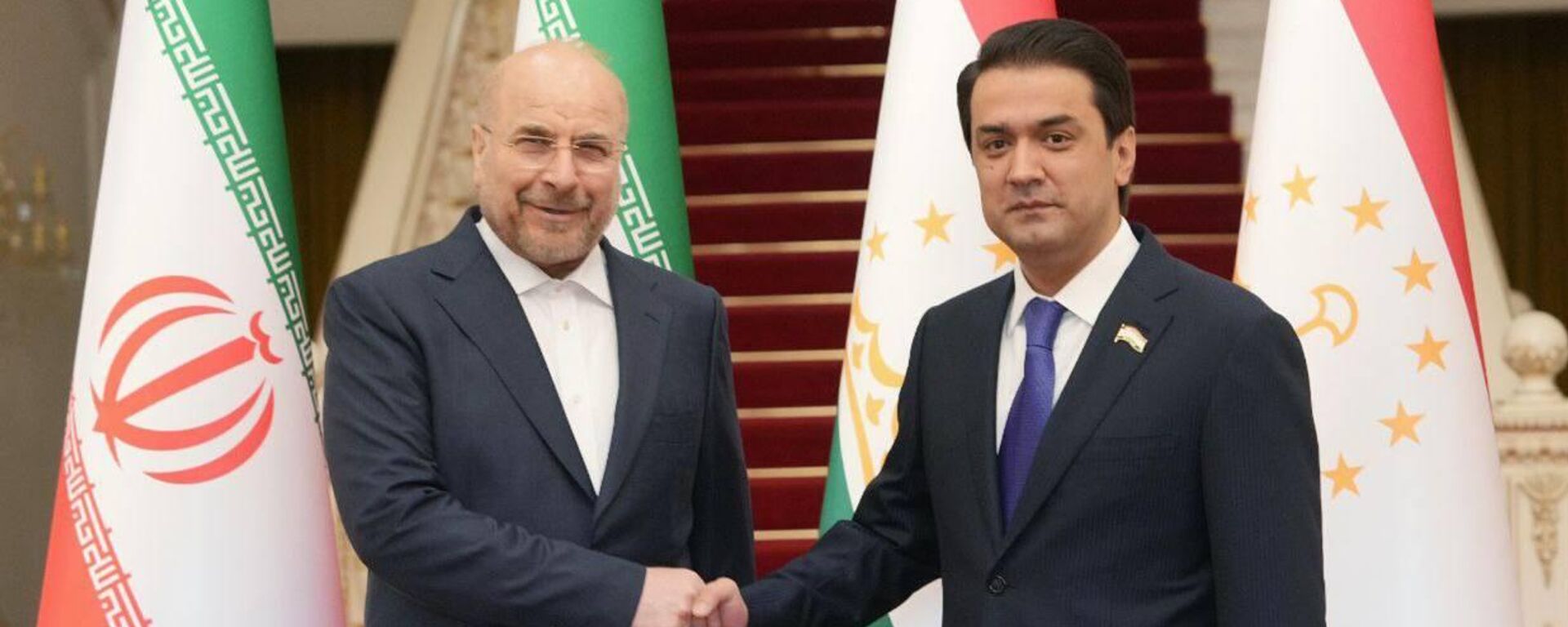 Встреча председателя Маджлиси милли Маджлиси Оли Республики Таджикистан Рустама Эмомали с Председателем Ассамблеи Исламского Совета Исламской Республики Иран Мохаммадбакиром Калибофом - Sputnik Тоҷикистон, 1920, 10.10.2024