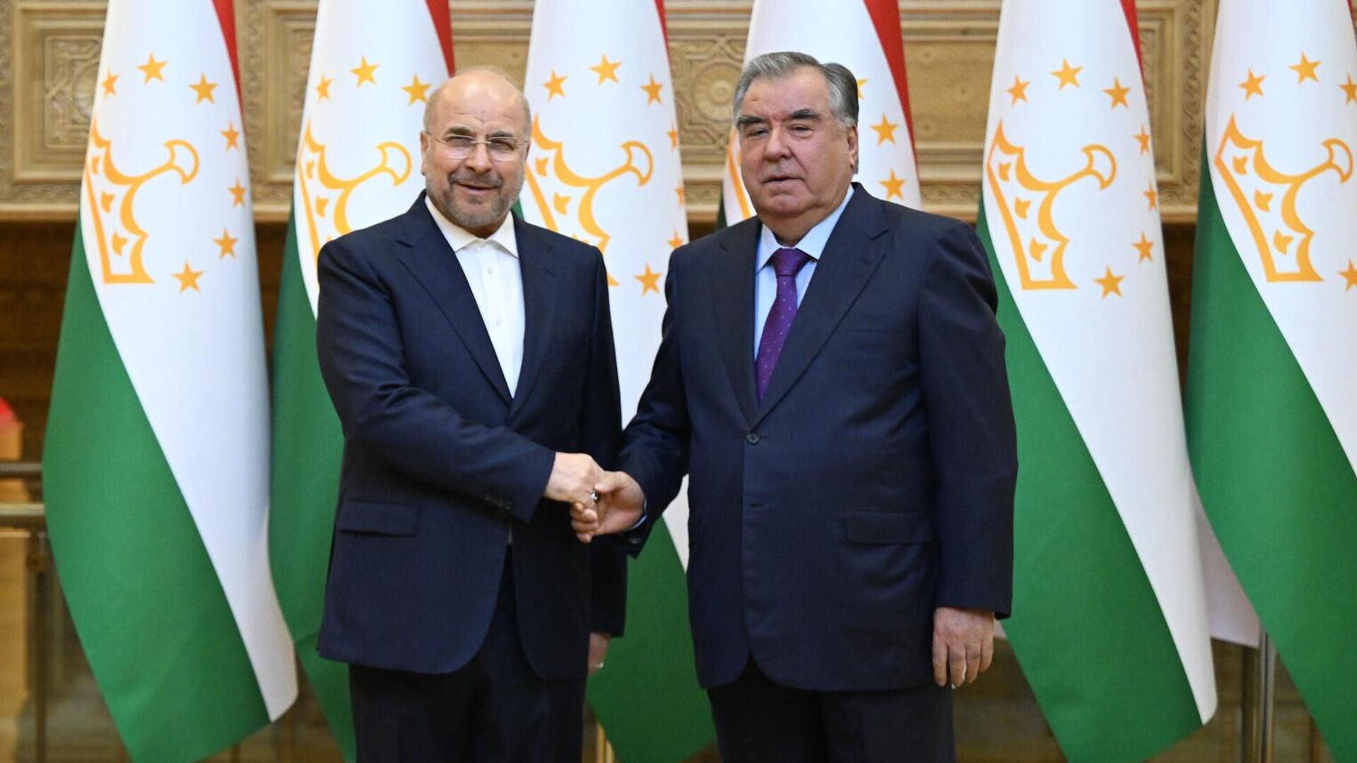 Встреча Эмомали Рахмона с Председателем Маджлиса исламского Совета Ирана Мухаммадбокиром Колибофом - Sputnik Тоҷикистон, 1920, 10.10.2024