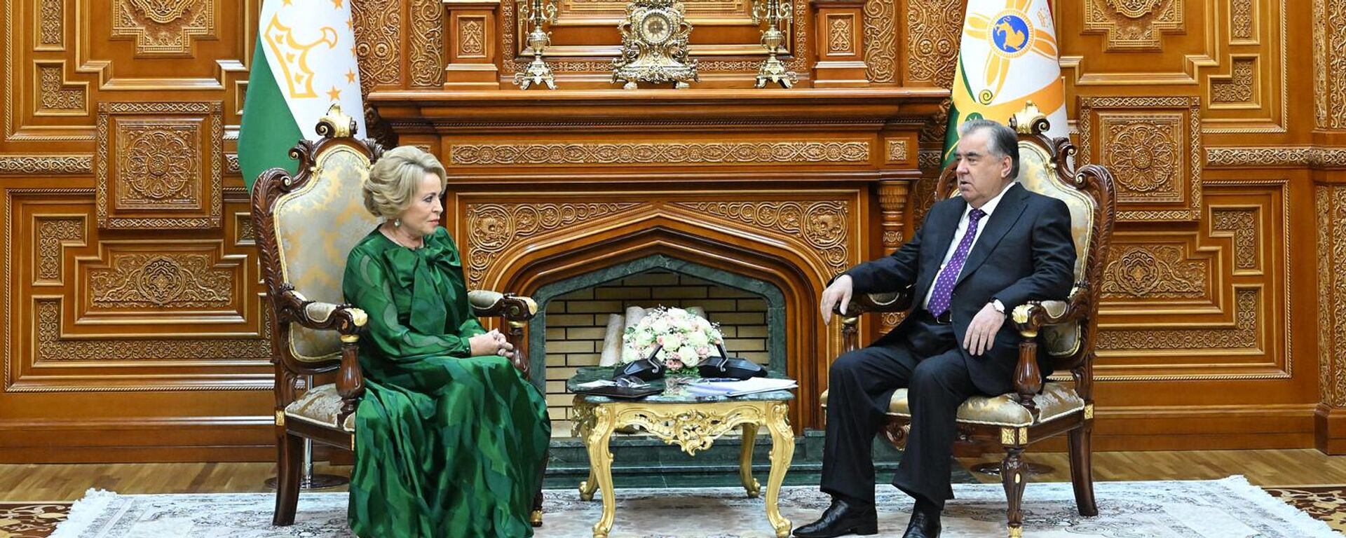 Встреча Эмомали Рахмона с Председателем Совета Федерации Федерального Собрания России Валентиной Матвиенко - Sputnik Таджикистан, 1920, 11.10.2024