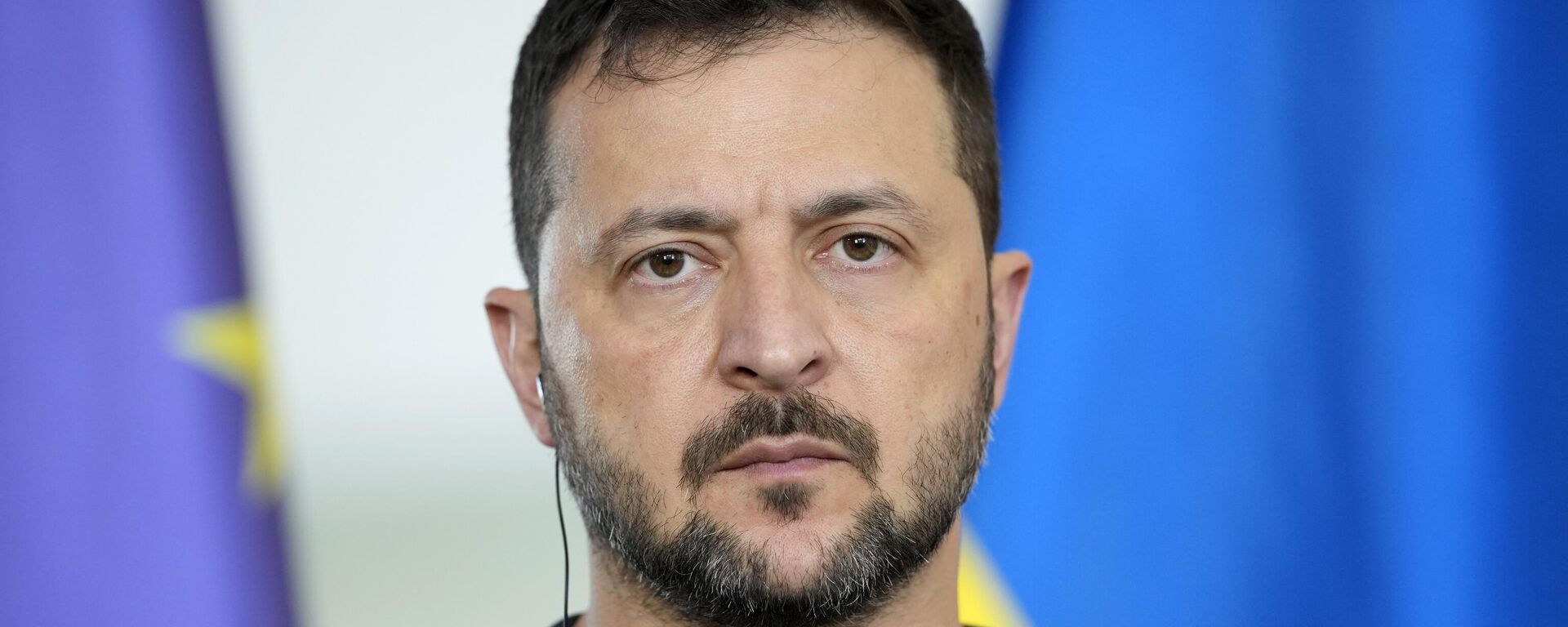 Владимир Зеленский. Архивное фото - Sputnik Тоҷикистон, 1920, 24.11.2025