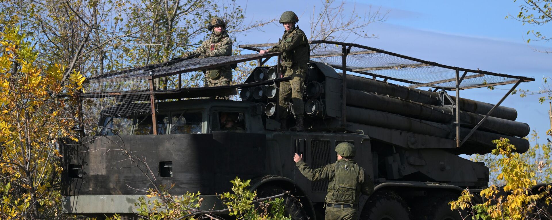 Боевая работа расчета РСЗО Ураган ЦВО на Покровском направлении  - Sputnik Таджикистан, 1920, 21.10.2025