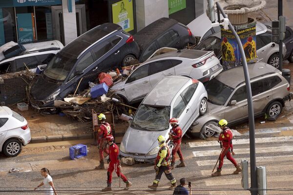 К борьбе с последствиями ливней наряду с аварийными службами Центра координации чрезвычайных ситуаций Валенсии привлекли две тысячи военнослужащих. - Sputnik Таджикистан