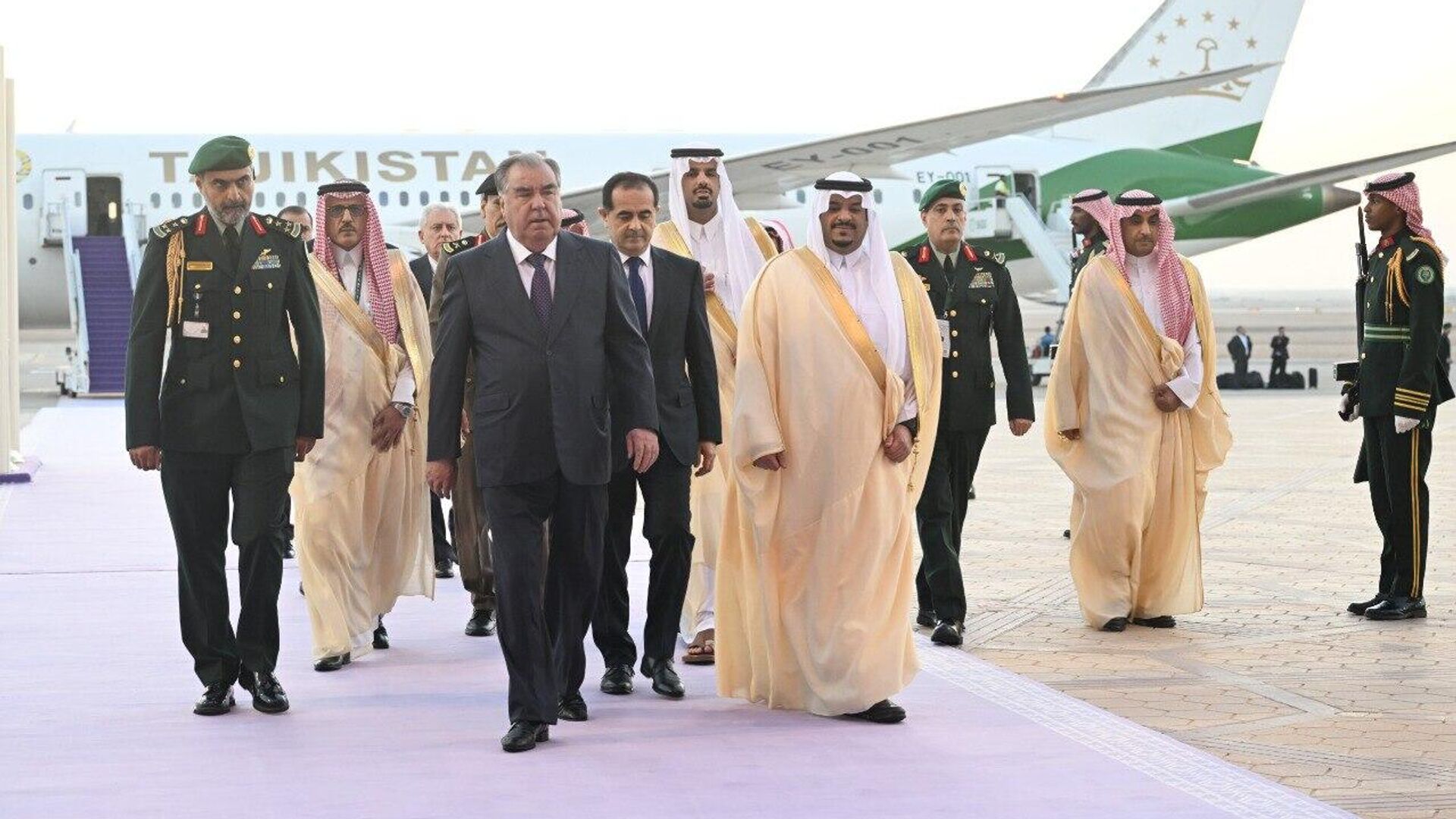 Визит Эмомали Рахмона в Саудовскую Аравию - Sputnik Таджикистан, 1920, 11.11.2024