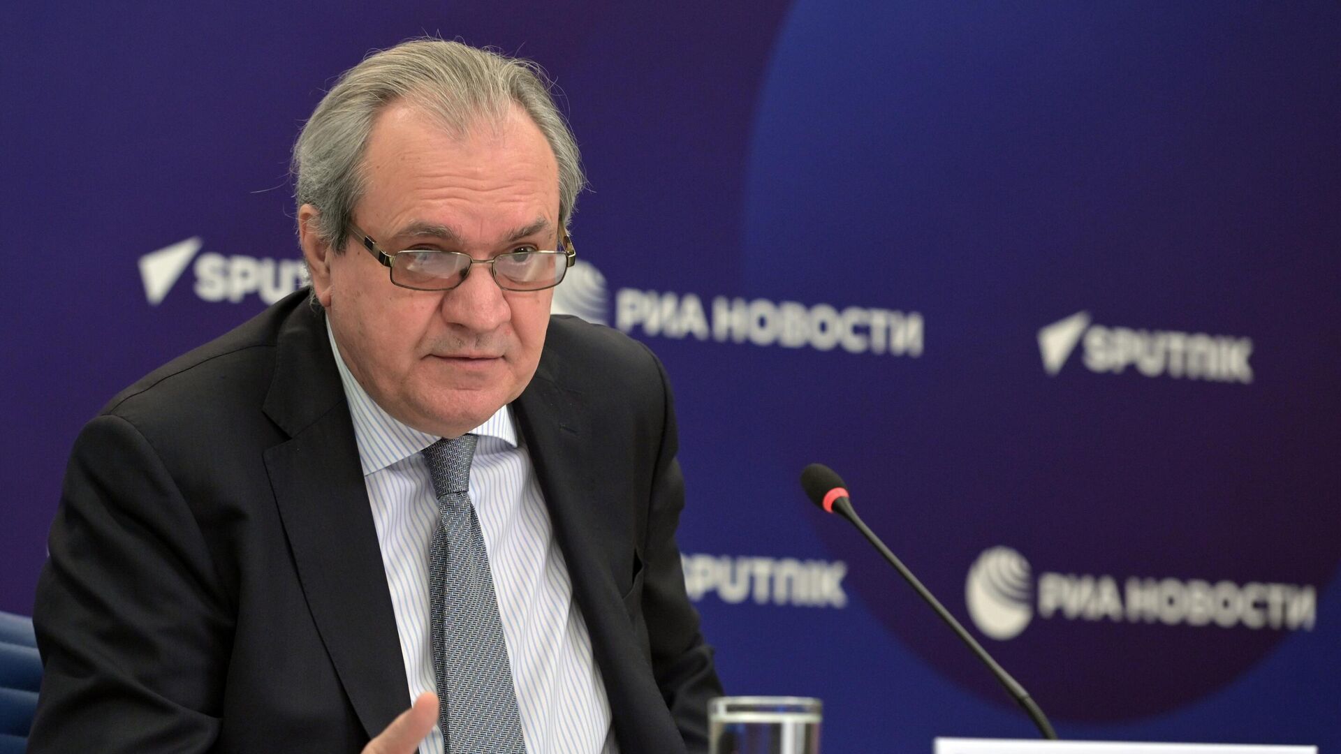 Советник Президента Российской Федерации, председатель Совета при Президенте Российской Федерации по развитию гражданского общества и правам человека Валерий Фадеев  - Sputnik Тоҷикистон, 1920, 11.11.2024