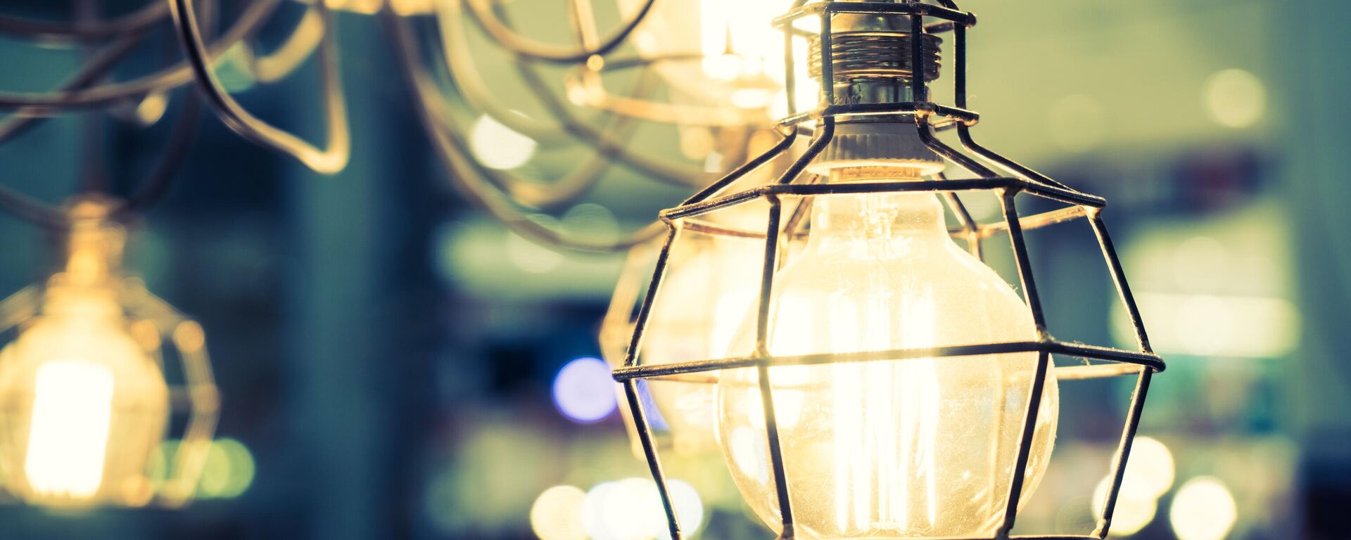 Лампа накаливания - Sputnik Таджикистан, 1920, 25.09.2025