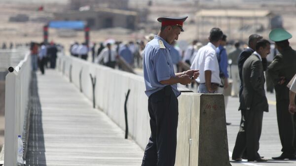 Мост на таджикско-афганской границе в Нижнем Пяндже, Таджикистан. Архивное фото  - Sputnik Тоҷикистон