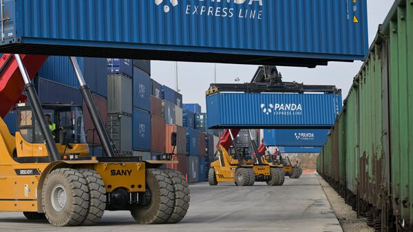 Транспортно-логистический центр. Иллюстративное фото - Sputnik Тоҷикистон