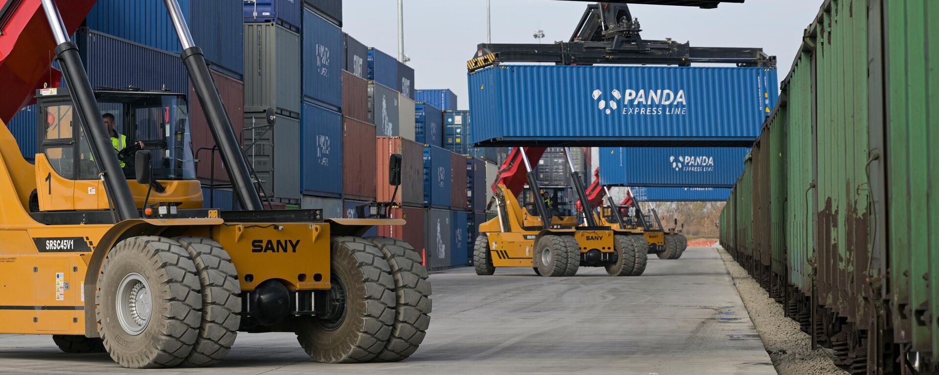 Транспортно-логистический центр. Иллюстративное фото - Sputnik Таджикистан, 1920, 03.12.2024