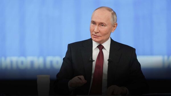 Путин о вопросах в сфере трудовой миграции - Sputnik Таджикистан