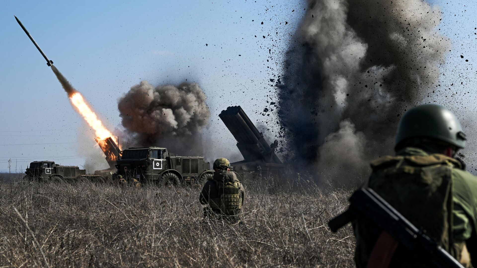 Боевая работа артдивизиона ЦВО на Авдеевском направлении - Sputnik Таджикистан, 1920, 03.02.2025