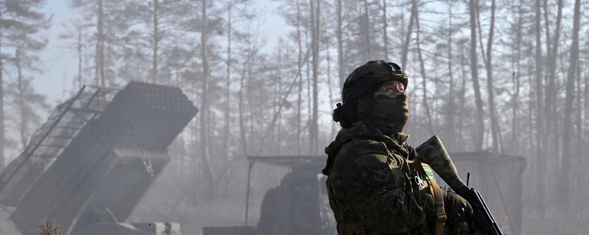 Боевая работа РСЗО Град 25 армии на Краснолиманском направлении в ЛНР   - Sputnik Таджикистан, 1920, 10.02.2025