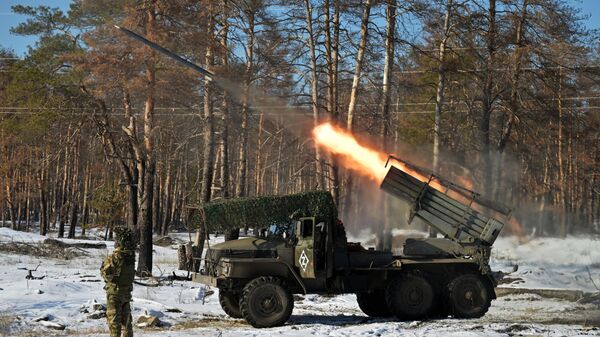 Боевая работа расчета РСЗО Град 25 армии на Краснолиманском направлении - Sputnik Таджикистан