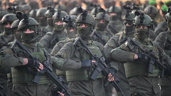 Парад в Душанбе с участием Эмомоали Рахмона  - Sputnik Тоҷикистон