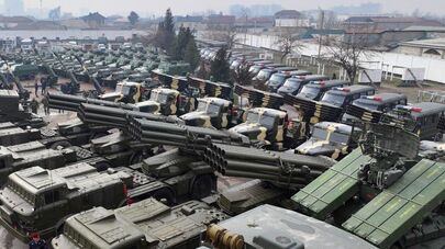 Парад в Душанбе с участием Эмомали Рахмона 