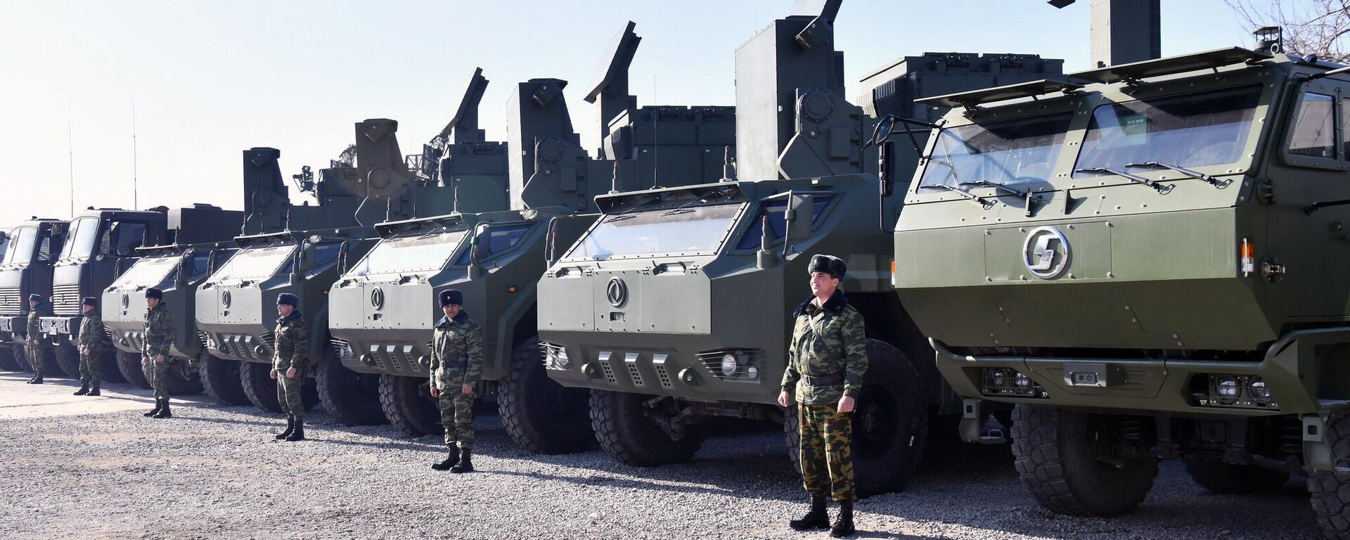 Парад в Душанбе с участием Эмомали Рахмона   - Sputnik Тоҷикистон, 1920, 12.01.2026