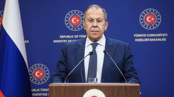 Министр иностранных дел РФ Сергей Лавров на пресс-конференции по итогам встречи в Анкаре с министром иностранных дел Турции Хаканом Фиданом  - Sputnik Таджикистан