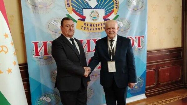 Встреча председателя Центральной комиссии по выборам и референдумам Республики Таджикистан Бахтиёра Худоёрзода с первым заместителем Генерального секретаря СНГ Леонидом Анфимовым - Sputnik Таджикистан