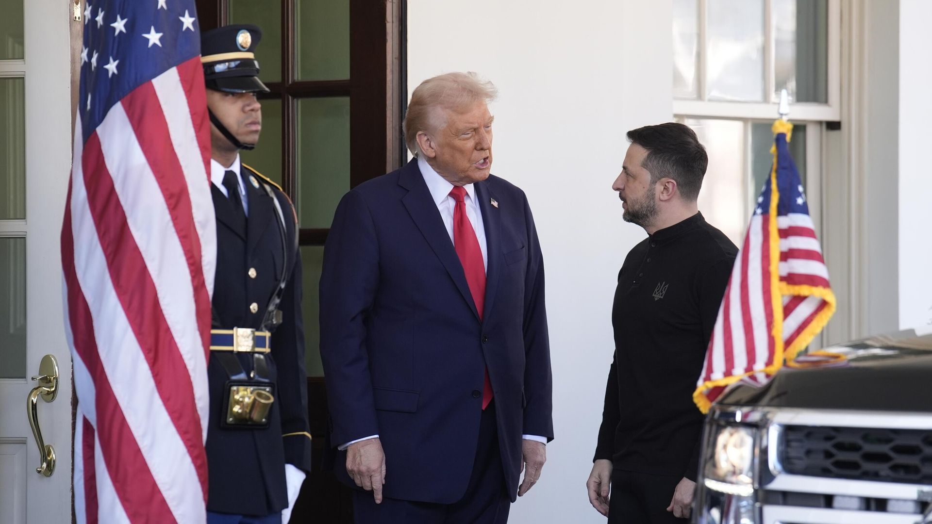 Президент Дональд Трамп встречает Владимира Зеленского на пороге Белого дома - Sputnik Тоҷикистон, 1920, 28.10.2026