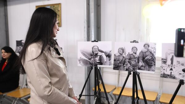 В Душанбе открылась фотовыставка На фронте и в тылу: женщины Великой Отечественной войны - Sputnik Таджикистан