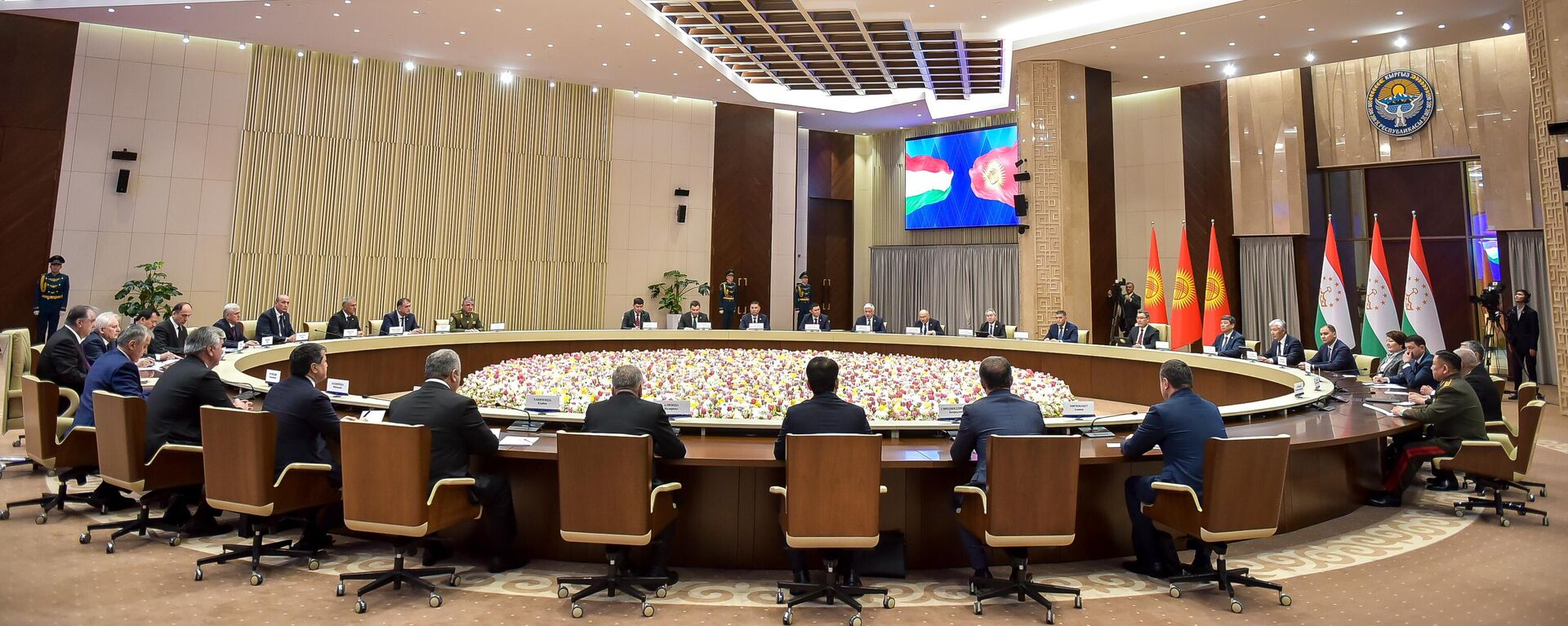 Переговоры на высшем уровне между Таджикистаном и Кыргызстаном  - Sputnik Тоҷикистон, 1920, 14.03.2025