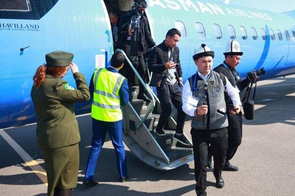 Перелет выполнила компания Asman Airlines. Перелет выполнила компания Asman Airlines. - Sputnik Таджикистан