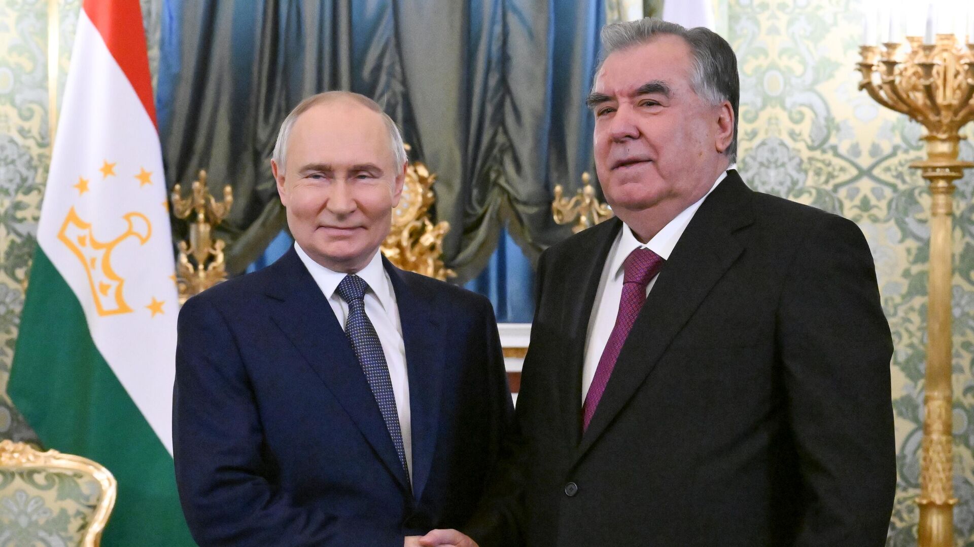 Встреча президента Владимира Путина с президентом Таджикистана Эмомали Рахмоном Встреча президента Владимира Путина с президентом Таджикистана Эмомали Рахмоном - Sputnik Таджикистан, 1920, 19.03.2025