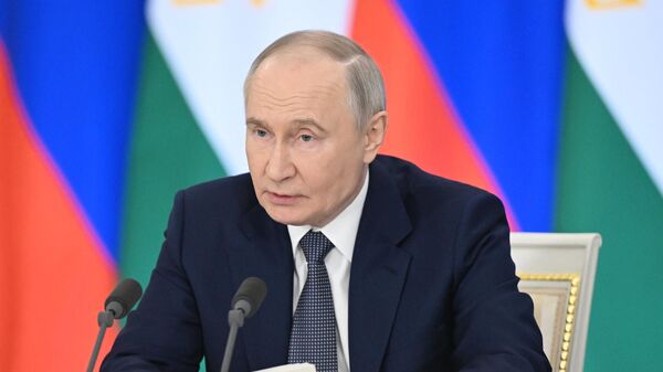 Президент РФ Владимир Путин во время заявления для прессы по итогам российско-таджикистанских переговоров. - Sputnik Тоҷикистон