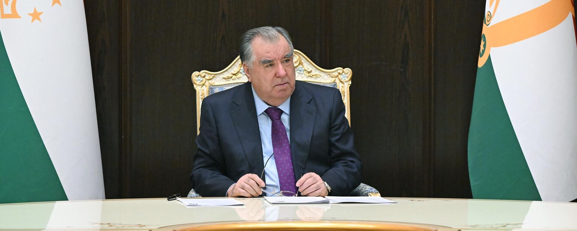 Эмомали Рахмон провел кадровые назначения в различных государственных органах - Sputnik Таджикистан, 1920, 19.03.2025