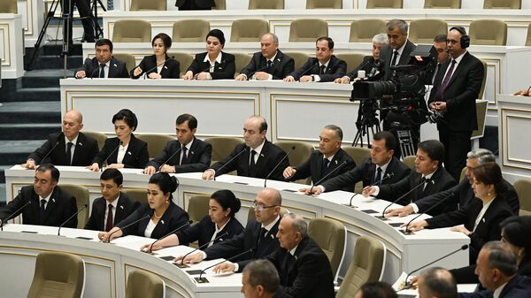 Первая сессия Маджлиси намояндагон Маджлиси Оли Республики Таджикистан седьмого созыва - Sputnik Таджикистан