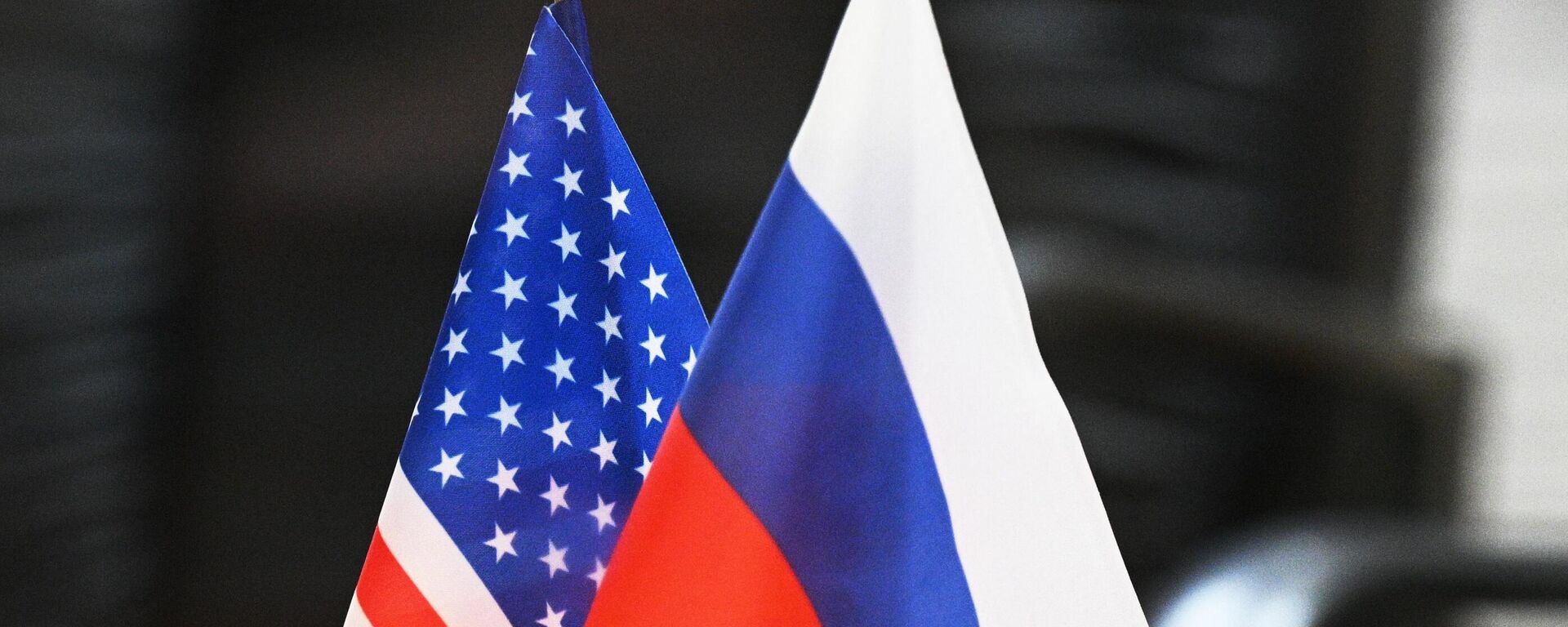 Флаги России и США - Sputnik Тоҷикистон, 1920, 02.01.2026