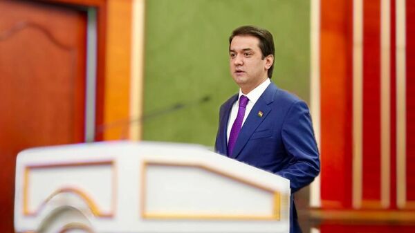 Рустам Эмомали избран членом Маджлиси милли Маджлиси Оли Республики Таджикистан - Sputnik Таджикистан