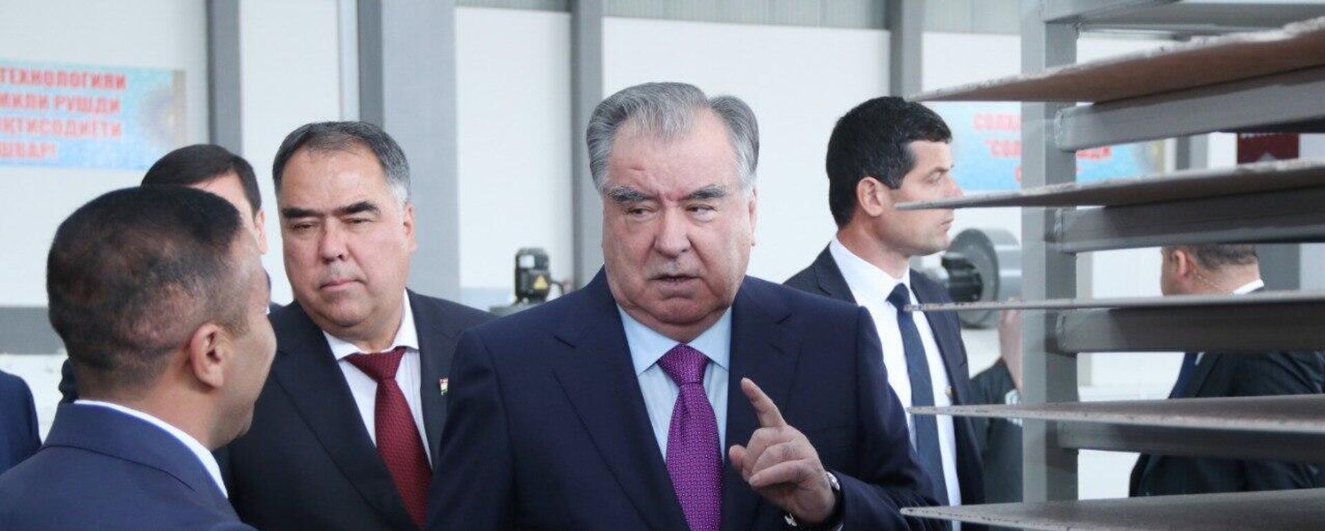 Эмомали Рахмон открыл завод по производству строительных панелей ООО Тоджпанель - Sputnik Таджикистан, 1920, 01.01.2026