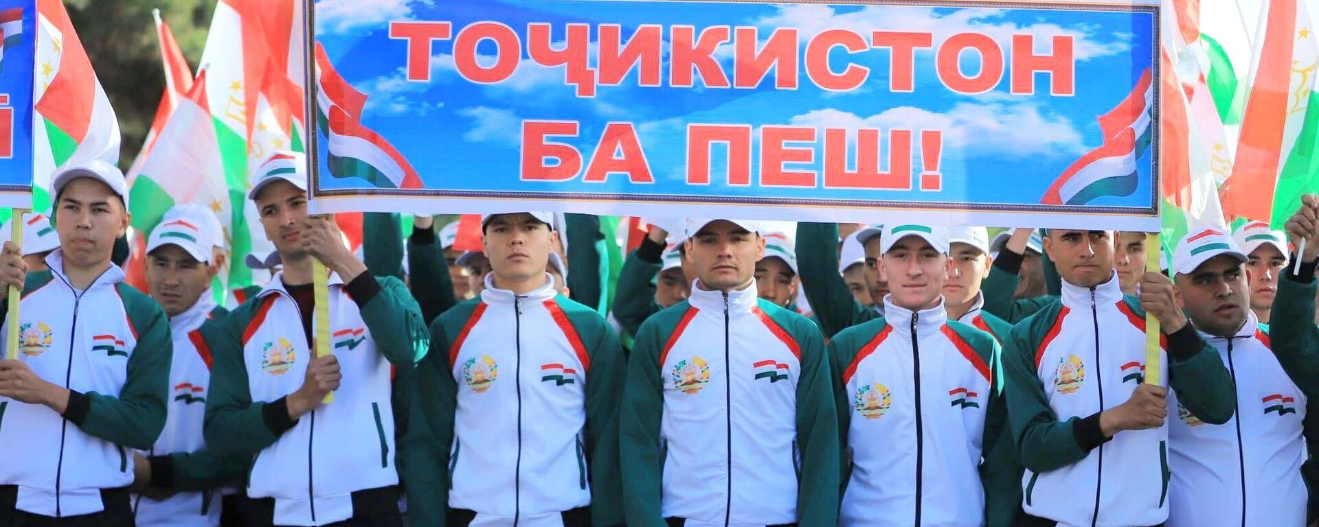 Весенняя церемония призыва молодежи на военную службу  - Sputnik Тоҷикистон, 1920, 11.04.2025