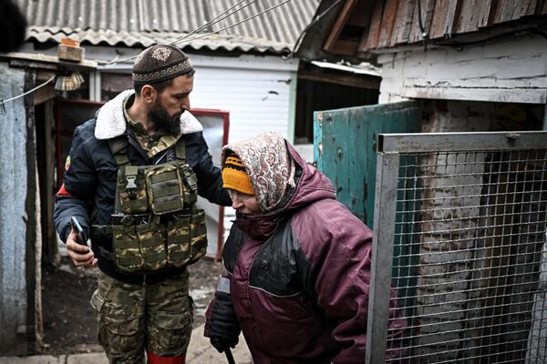 Эвакуация мирных жителей из Суджанского района Курской области Эвакуация мирных жителей из Суджанского района Курской области - Sputnik Таджикистан