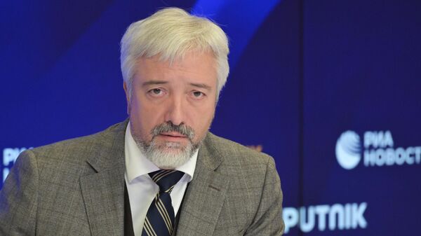 Руководитель Россотрудничества Евгений Примаков участвует в круглом столе, посвященном ситуации на Балканах в новой геополитической реальности, в Международном мультимедийном пресс-центре медиагруппы Россия сегодня в Москве. - Sputnik Тоҷикистон