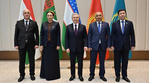 Президент Узбекистана принял глав парламентских делегаций стран Центральной Азии - Sputnik Таджикистан