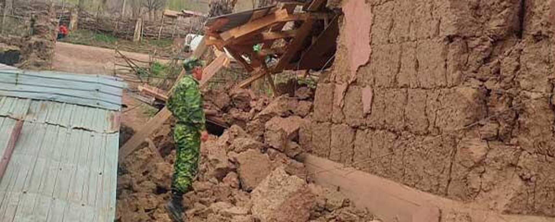 Последствия землетрясения в Таджикистане - Sputnik Таджикистан, 1920, 04.04.2026