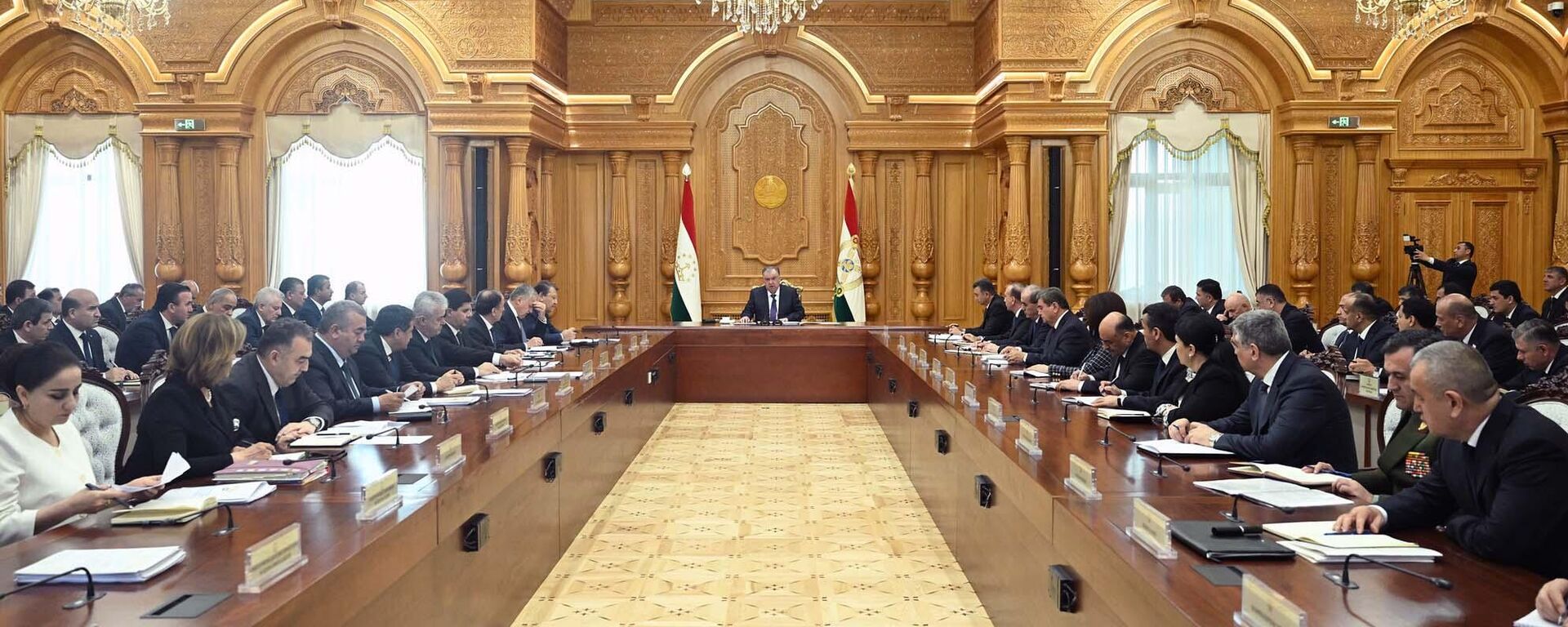 Внеочередное заседание Правительства Республики Таджикистан - Sputnik Таджикистан, 1920, 01.07.2025