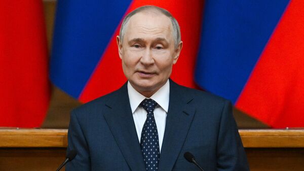 Президент Владимир Путин встретился с Советом законодателей при Федеральном Собрании  - Sputnik Тоҷикистон