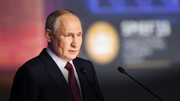 Суханронии Владимир Путин дар форуми Мероси бузург - ояндаи умумӣ - Sputnik Тоҷикистон