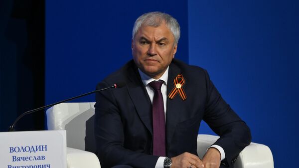 Председатель Государственной Думы РФ Вячеслав Володин на международном форуме Союзного государства Великое наследие - общее будущее в Волгограде - Sputnik Тоҷикистон