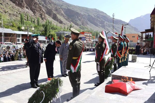 Международная военно-патриотическая акция Эстафета Победы в городе Хорог - Sputnik Тоҷикистон