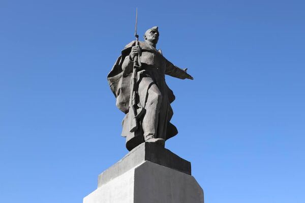 Международная военно-патриотическая акция Эстафета Победы в городе Хорог - Sputnik Тоҷикистон