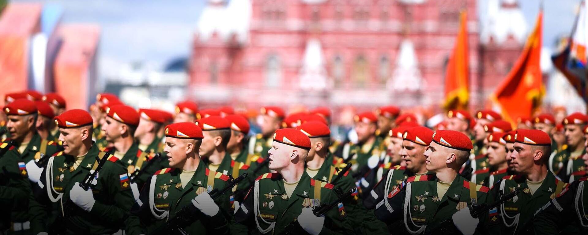 Паради Ғалаба дар Майдони Сурх — пахши мустақим - Sputnik Тоҷикистон, 1920, 09.05.2025