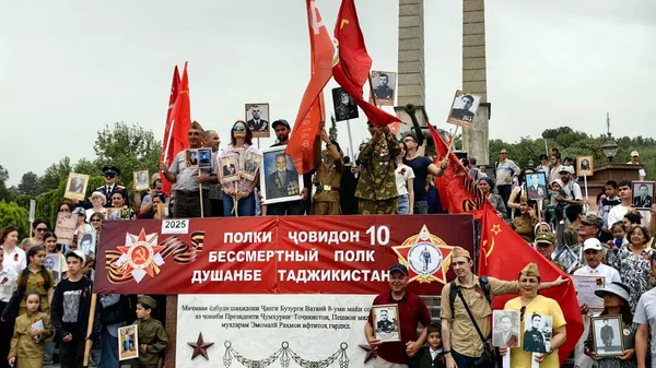 Бессмертный полк в Душанбе - Sputnik Тоҷикистон