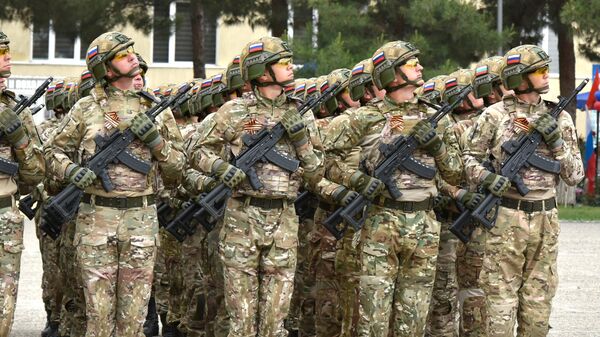 Военный парад в 201 РВБ - Sputnik Таджикистан